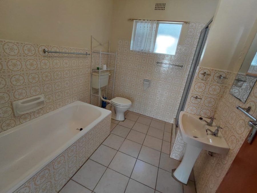 3 Bedroom Property for Sale in Paradise Beach Eastern Cape